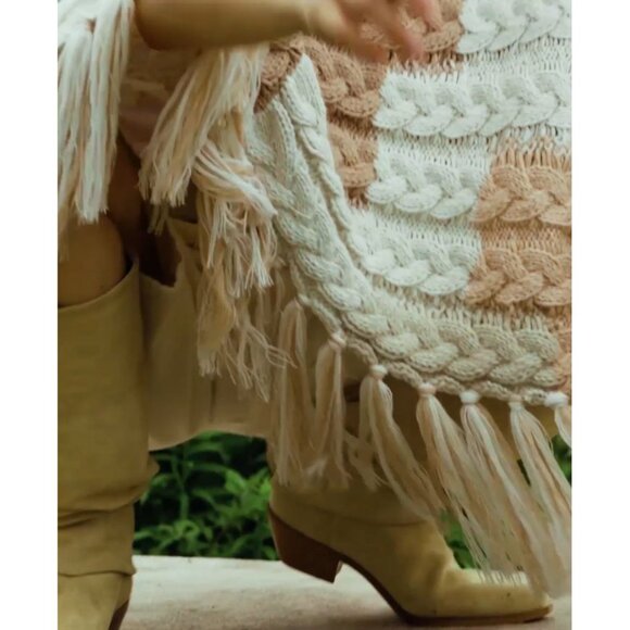NEW Free People Revelry Cable Fringe Poncho Sweater Top Neutral OS Rare Bohemian - Picture 10 of 15